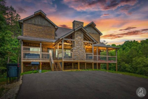 The Water Fox in Sevierville with Indoor Pool, Hot Tub, Game Rm, and Theater